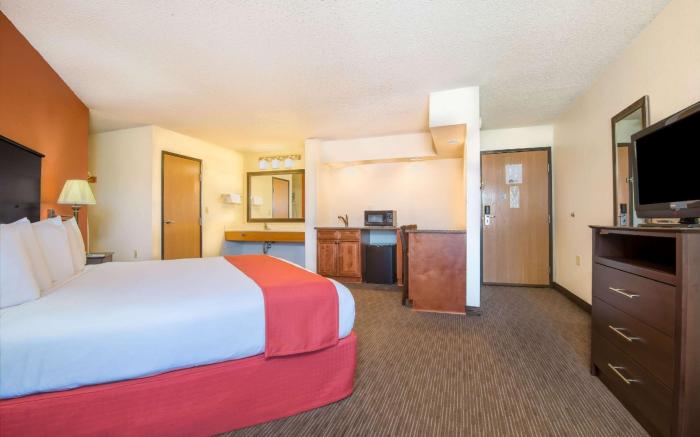 AmericInn by Wyndham Ames