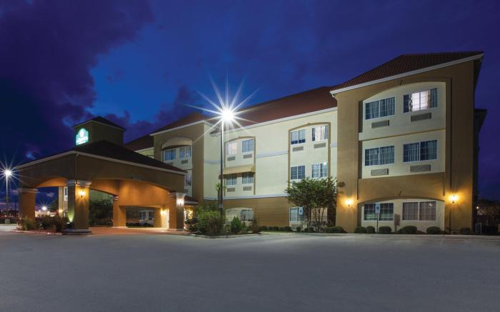 La Quinta Inn & Suites by Wyndham Kyle - Austin South