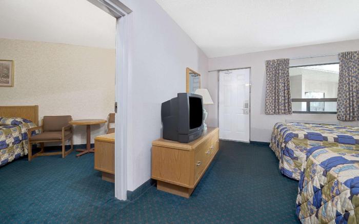Super 8 By Wyndham Niagara Falls North