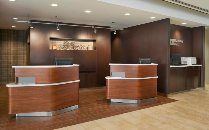 Courtyard by Marriott Kingston Highway 401/Division Street