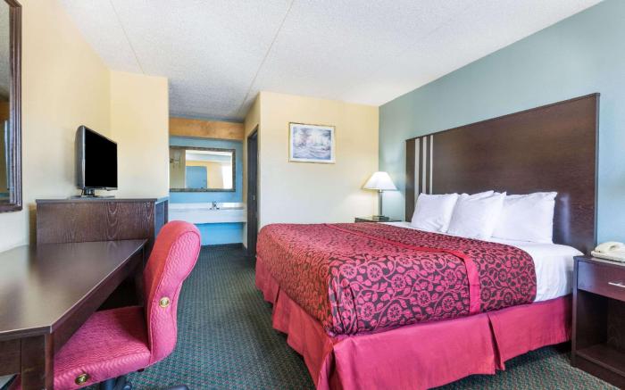 Days Inn by Wyndham Dayton Huber Heights Northeast