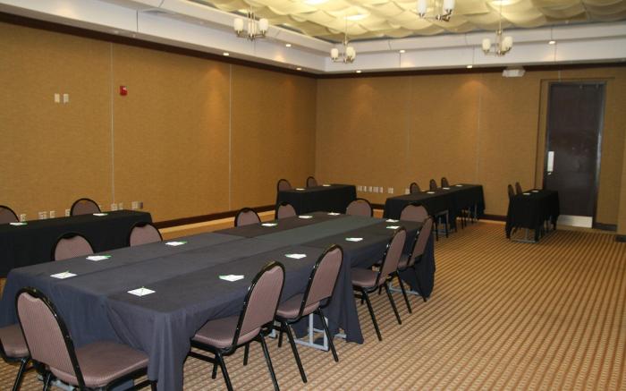 Holiday Inn Macon North By IHG
