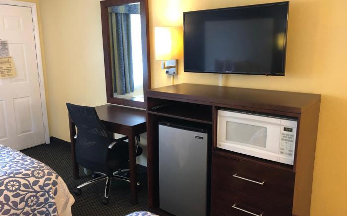 Days Inn by Wyndham Bradenton I-75