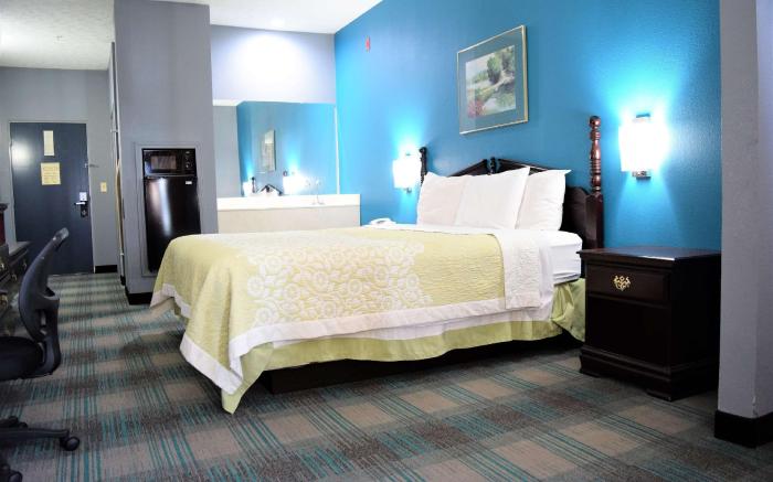 Days Inn by Wyndham Montgomery