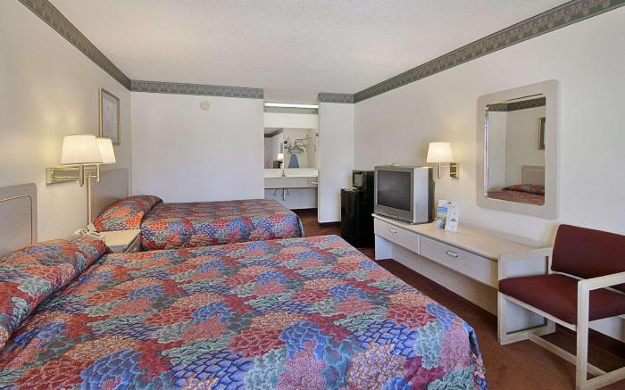 Days Inn by /Wyndham Chipley
