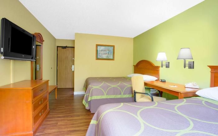 Super-8-Gainesville-I-75-Hospital-University-Area