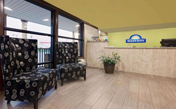 Days Inn by Wyndham Paris
