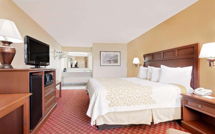 Days Inn by Wyndham Paris
