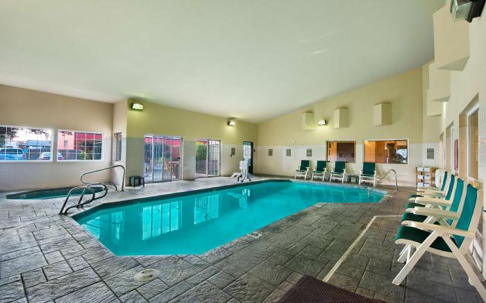 Oxford Suites Hermiston