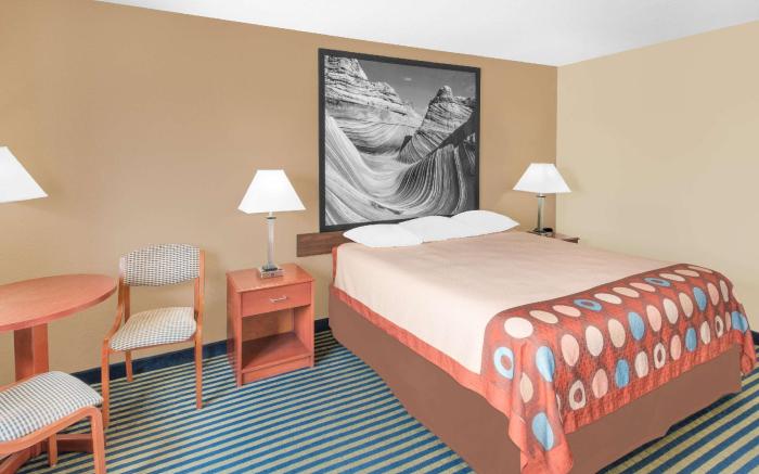 Super 8 By Wyndham Marshalltown