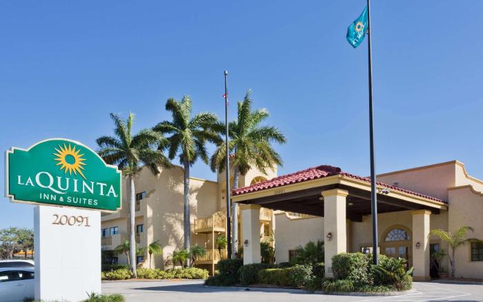 La Quinta Inn & Suites by Wyndham Ft. Myers-Sanibel Gateway