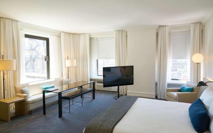 The Chicago Hotel Collection Ambassador Gold Coast