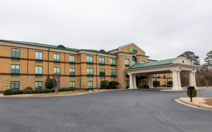 Holiday Inn Express & Suites Macon - I-475 by IHG
