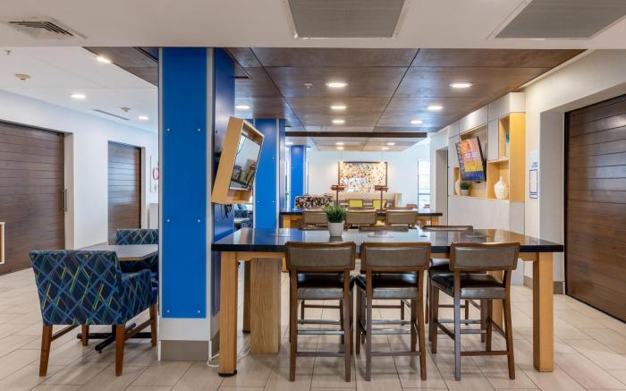 Holiday Inn Express & Suites Macon - I-475 by IHG