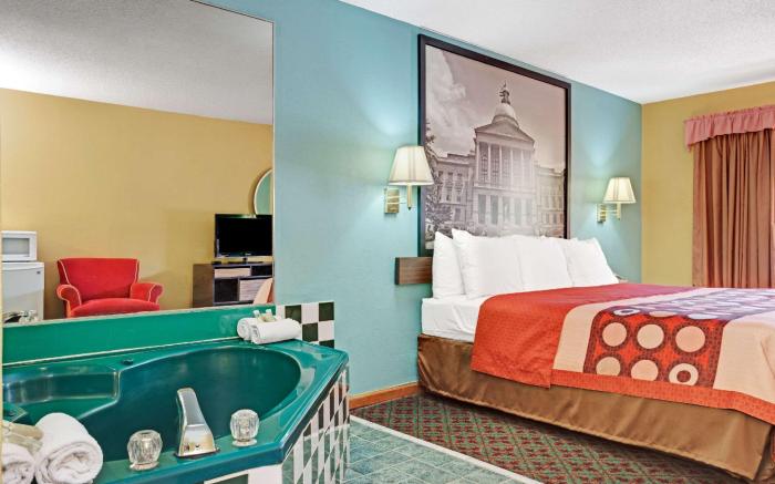 Super 8 By Wyndham Forest Park