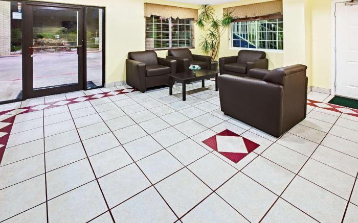 Days Inn by Wyndham Baytown TX
