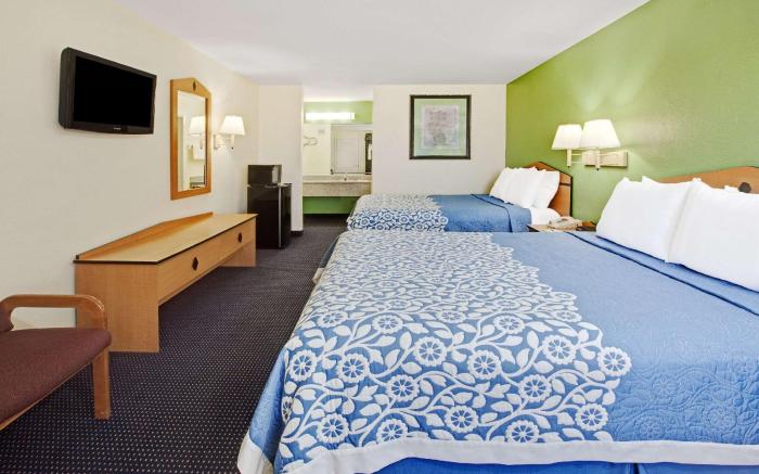 Days Inn by Wyndham Baytown TX