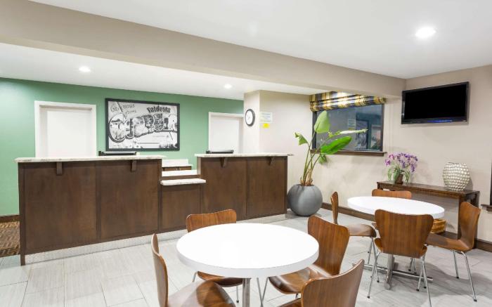 Super 8 By Wyndham Valdosta/Conf Center Area