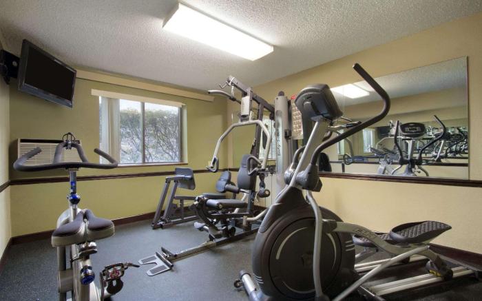 Super 8 By Wyndham Homewood Birmingham Area