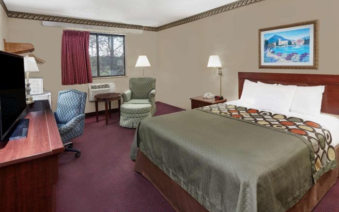 Super 8 By Wyndham Greenville