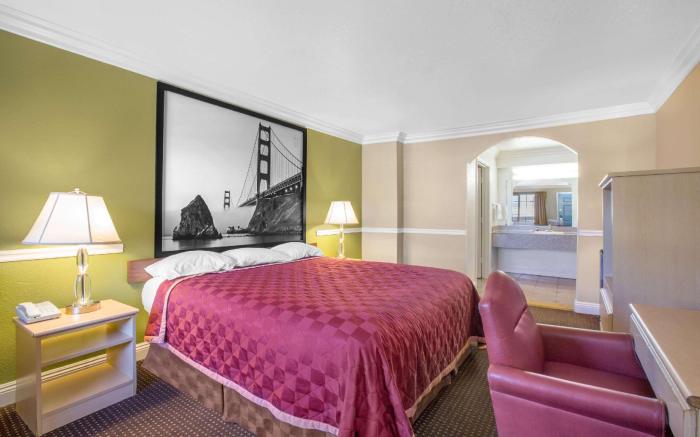 Super 8 By Wyndham Hayward Downtown