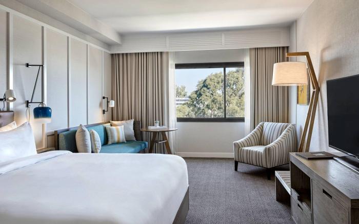 westdrift Manhattan Beach, Autograph Collection