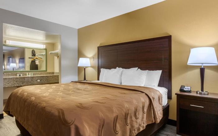 Quality Inn & Suites near Downtown Mesa