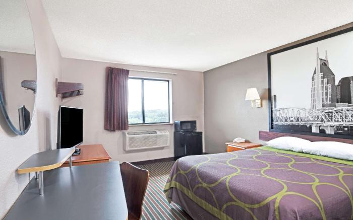 Super 8 By Wyndham Nashville/ Dntn/ Opryland Area