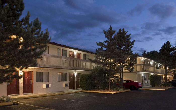 Coast Courtenay Hotel