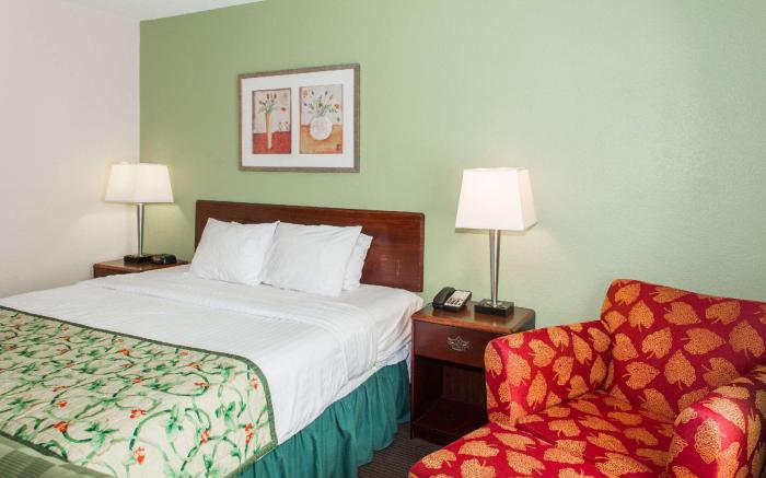 Baymont by Wyndham Jefferson City