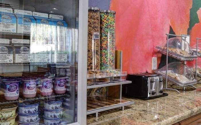 Holiday Inn Express And Suites Phoenix Mesa West By IHG