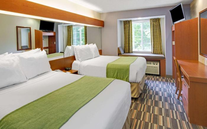 Microtel Inn & Suites by Wyndham Cherokee