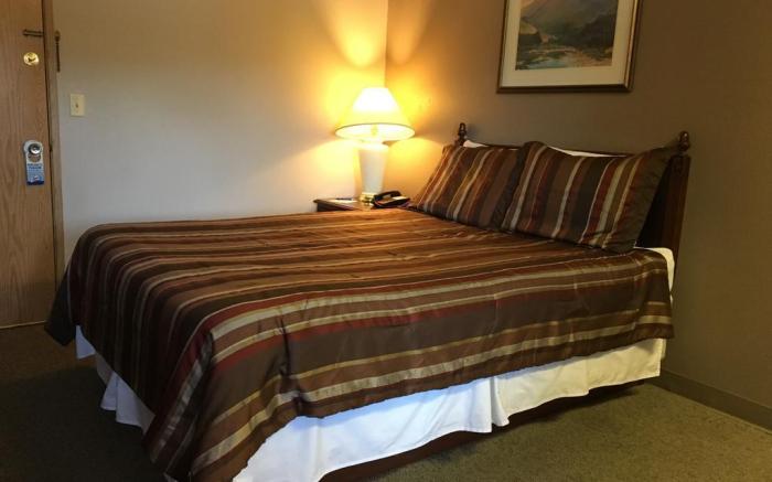 Timber Lodge Inn