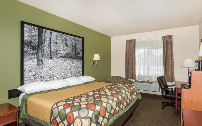 Super 8 By Wyndham Perryville