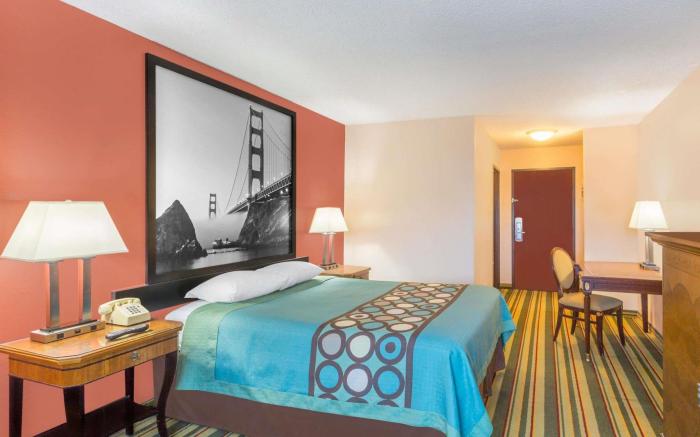 Super 8 By Wyndham Chico
