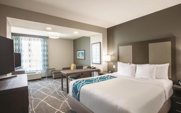 La Quinta Inn & Suites by Wyndham Tulsa Broken Arrow