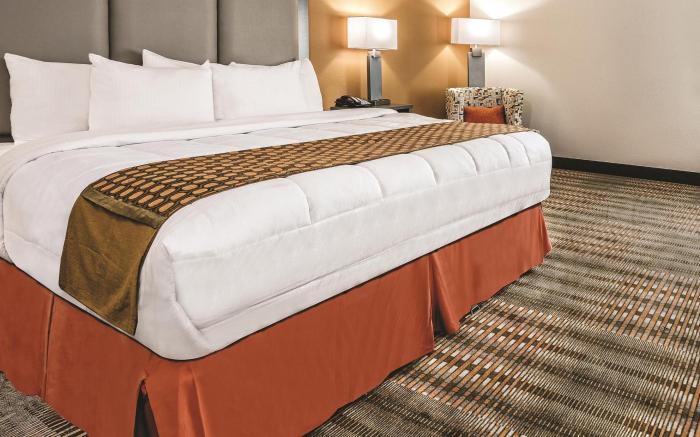 La Quinta by Wyndham San Antonio by Frost Bank Center