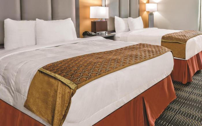 La Quinta by Wyndham San Antonio by Frost Bank Center