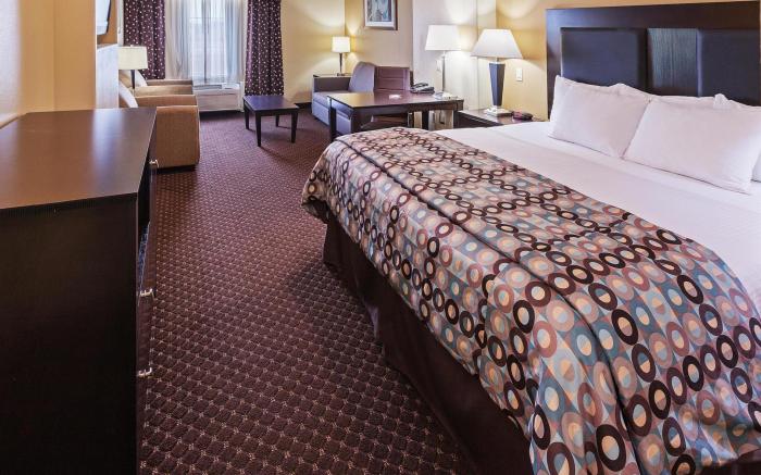 La Quinta Inn & Suites by Wyndham Alvin