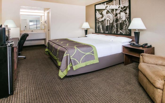 Super 8 By Wyndham Oklahoma Airport Fairgrounds West