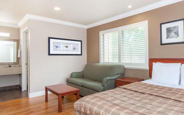 Days Inn by Wyndham San Francisco S/Oyster Point Airport
