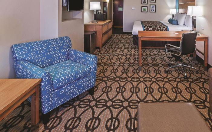 La Quinta Inn & Suites by Wyndham Houston Willowbrook