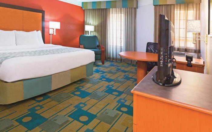 La Quinta Inn & Suites by Wyndham Dallas DFW Airport North