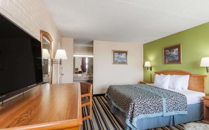 Days Inn by Wyndham Jackson