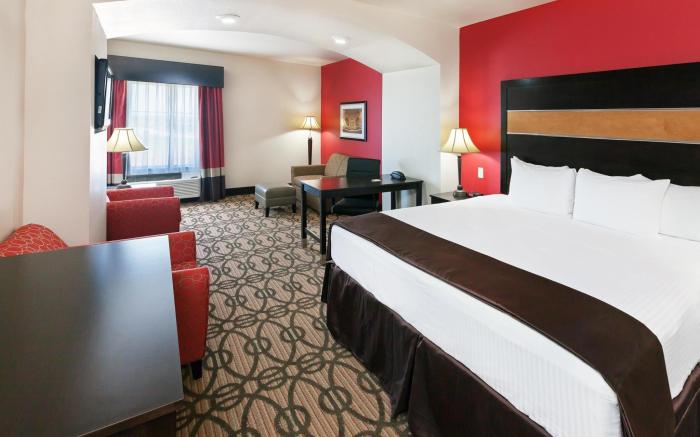 La Quinta Inn & Suites by Wyndham Pearsall
