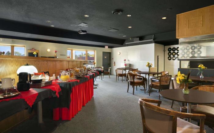 Motel 6 Cornwall, ON