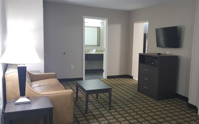 Baymont by Wyndham Clarksville