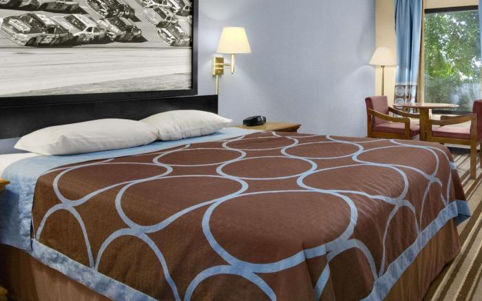 Super 8 By Wyndham Oxford