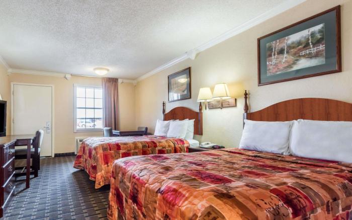 Knights Inn  Greenville TX