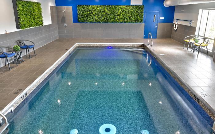 Holiday Inn Express & Suites Vaudreuil-Dorion By IHG